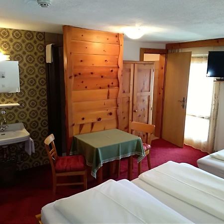 Hotel Garni Alpenrose Ischgl Buitenkant foto