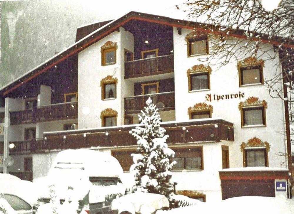 Hotel Garni Alpenrose Ischgl Buitenkant foto