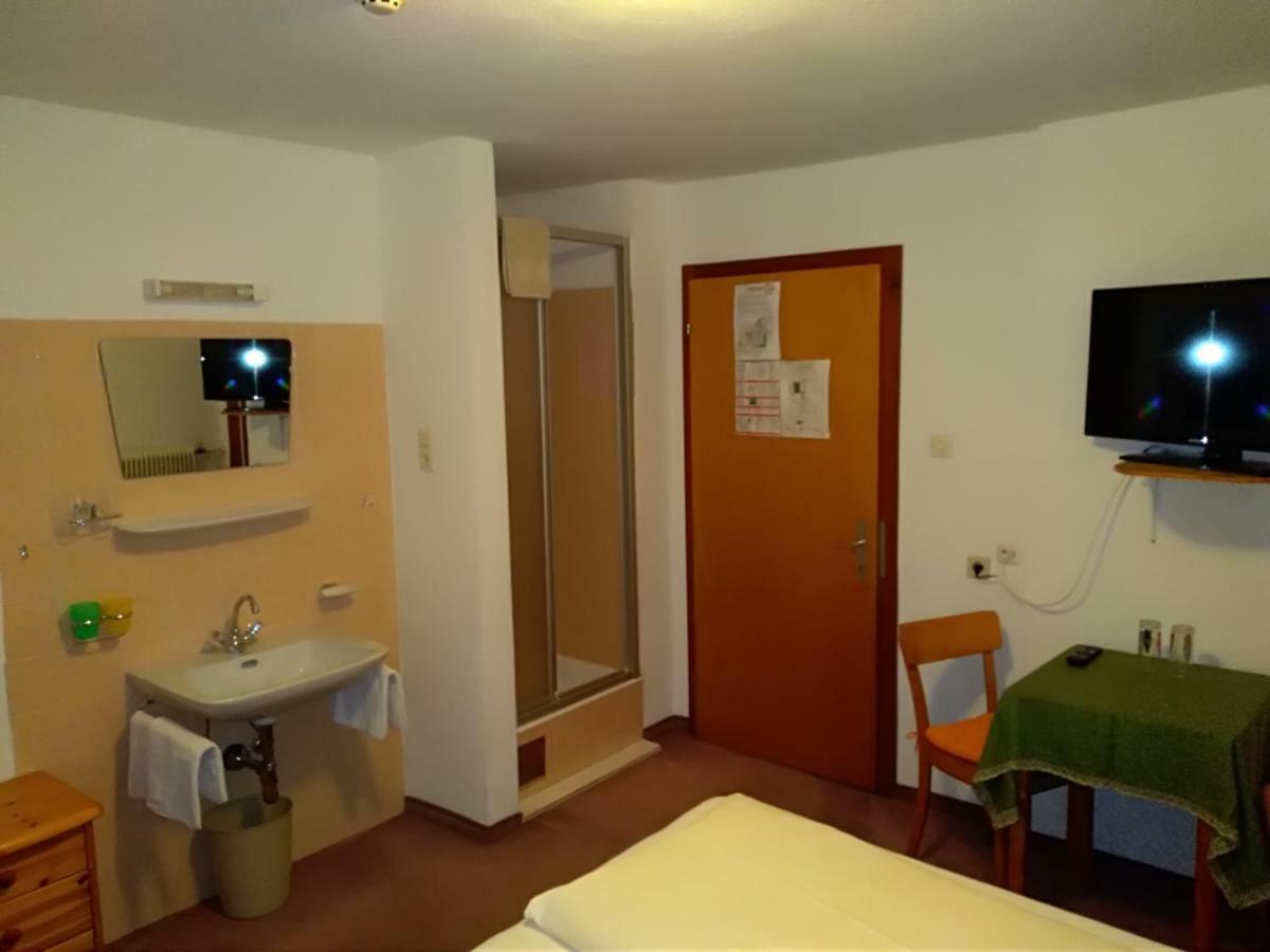 Hotel Garni Alpenrose Ischgl Buitenkant foto